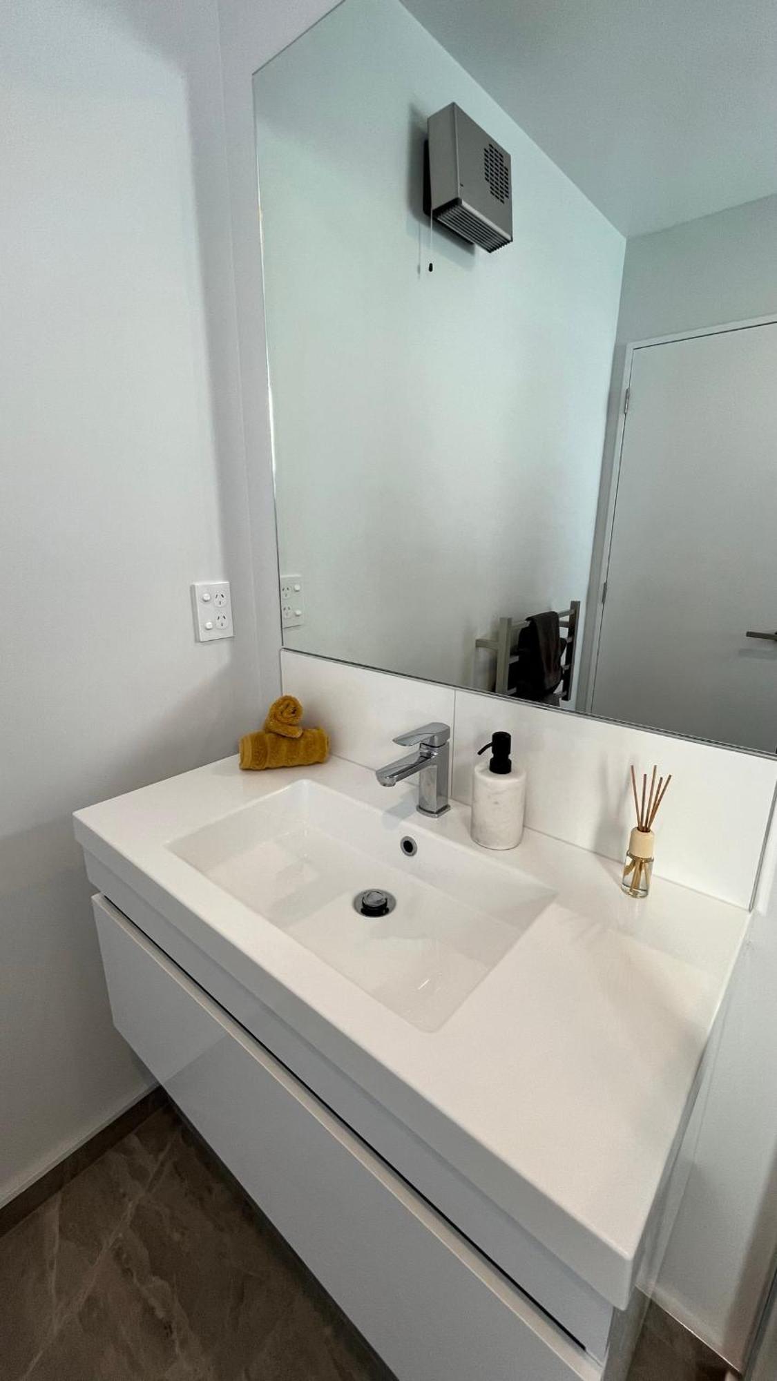 Luxury 2 Bedroom By St James Park ไครสต์เชิร์ช ภายนอก รูปภาพ